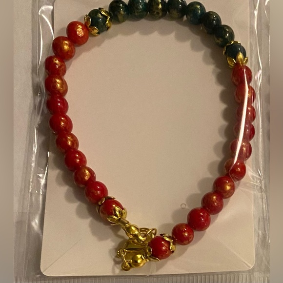 NEW Jade Christmas themed bracelet - Picture 4 of 4